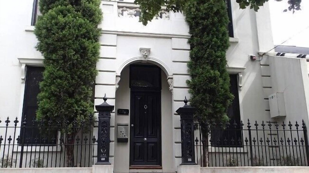 South Melbourne Apartment | Howe’s This! A Huge, 1st Class, Dress Circle Home