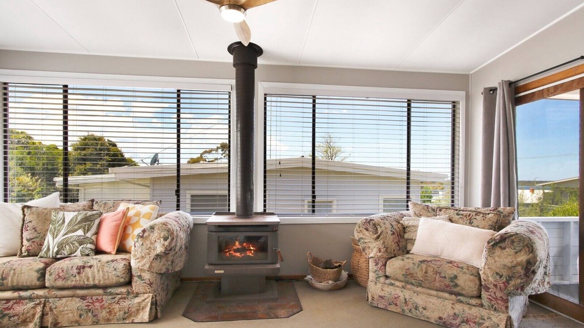 Metung Hotel | Howitt House in Metung