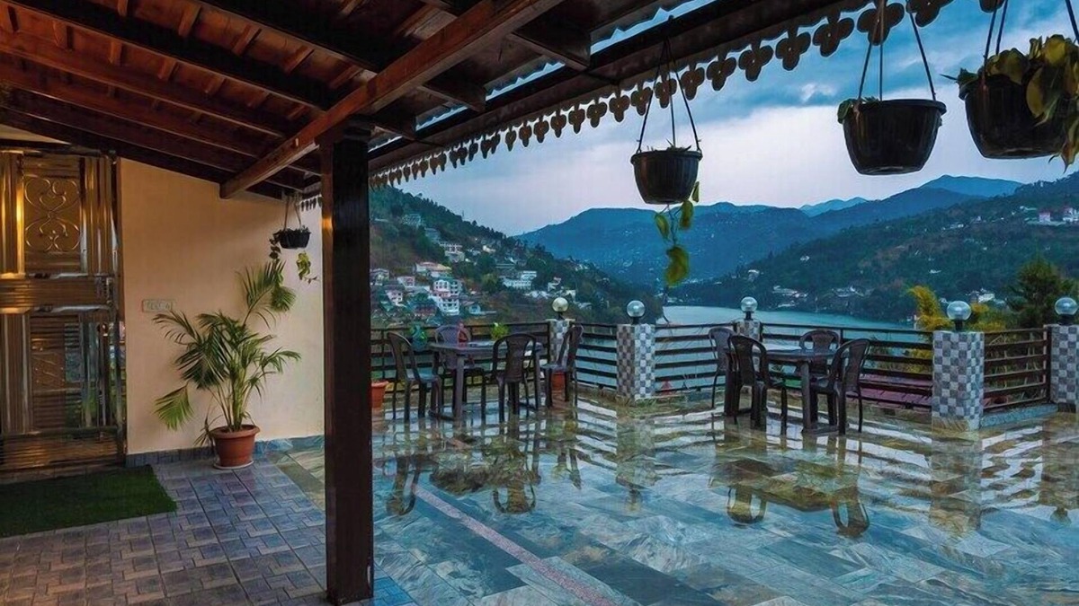 Bhimtal Hotel | HR Upvan Inn