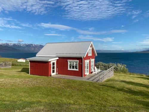 Hrisey Island House | Hrisey cottage, hot tub and amazing view