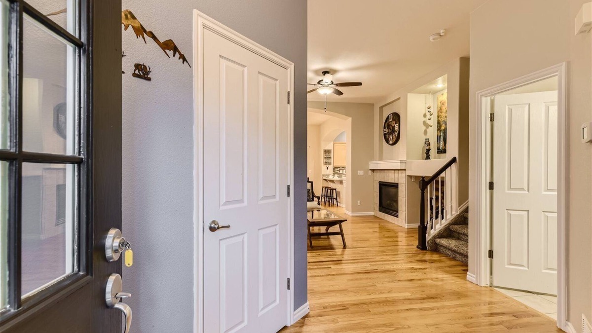 Southridge House | HRRW3120 Awesome home in Highlands Ranch Firelight Subdivision