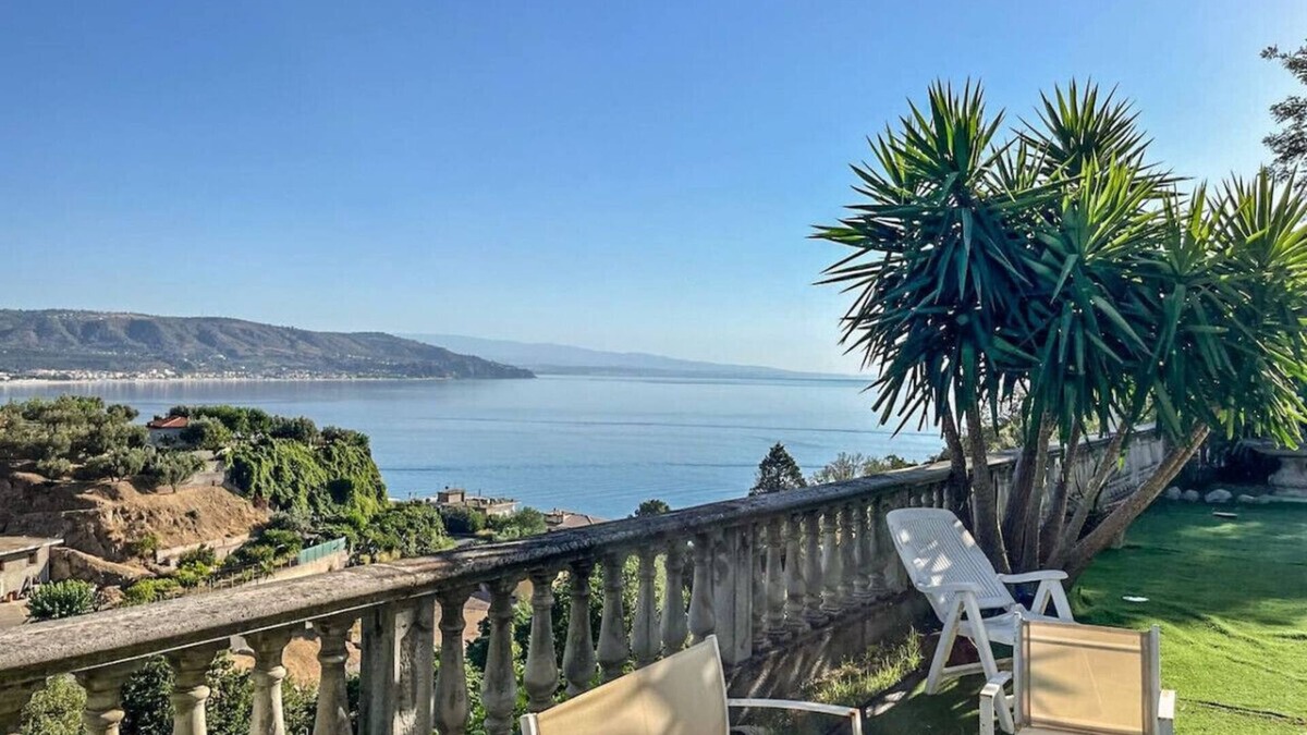 Soverato House | Hssoverato - Camera Matrimoniale con Bagno Privato Interno