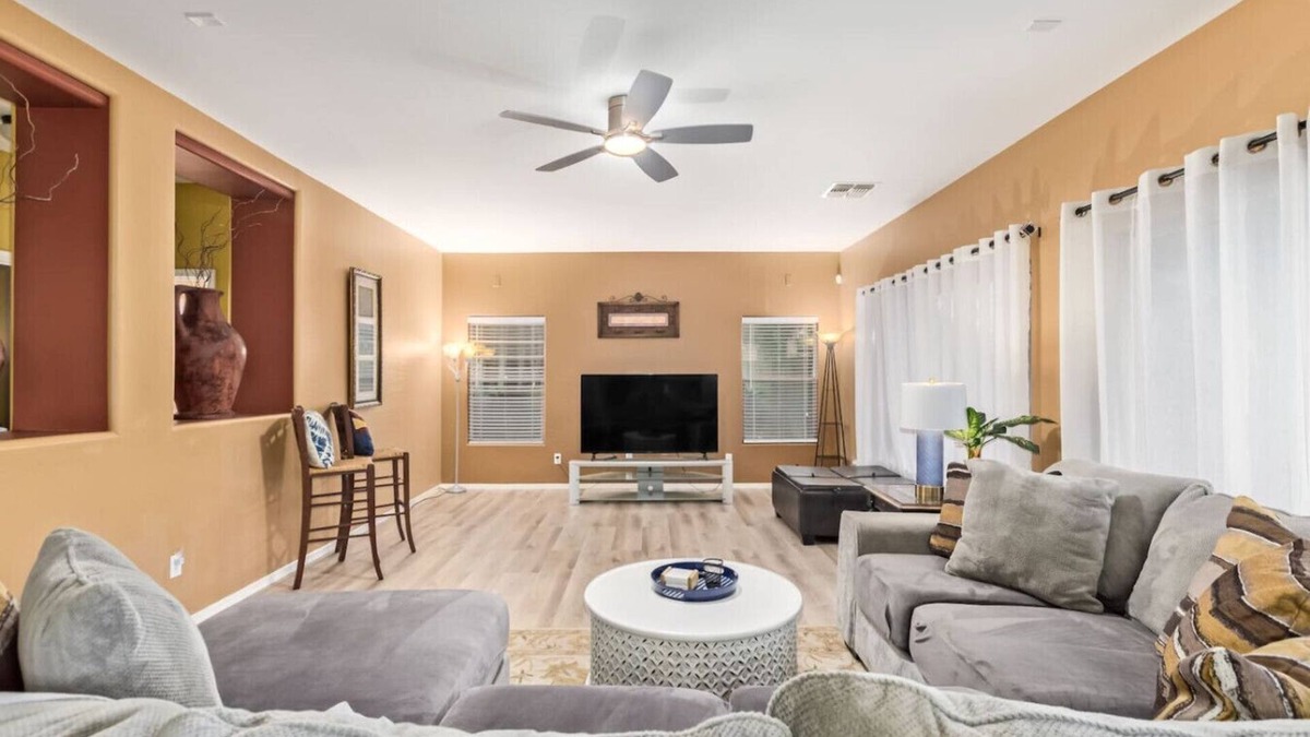 Sheely Farms Apartment | HTC - 2103 N 94th Glen (6B)