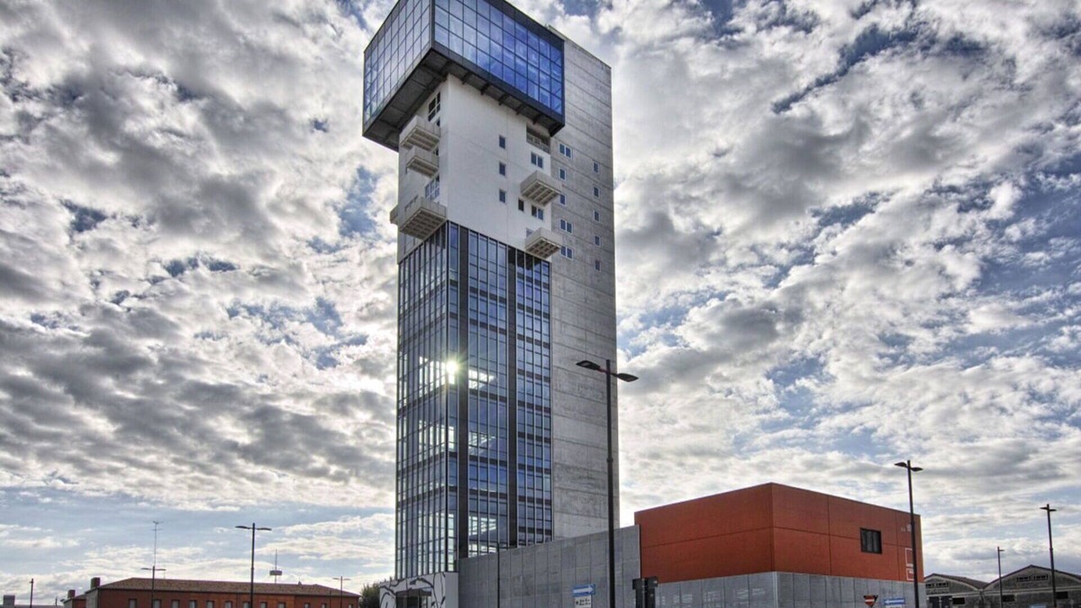 Mestre Apartment | Htm Tower - 704 Executive by Halldis