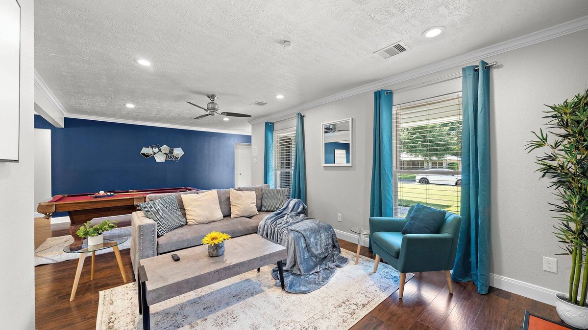 Willow Meadows/Willowbend Area House | Htown Home Near NRG, Med Center | BBQ Yard Games