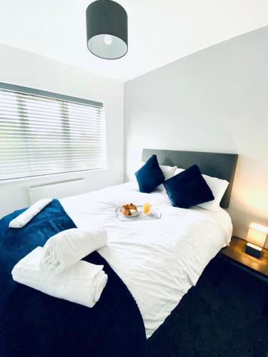 Anlaby Apartment | HU-Thirteen Apt Two- Sleeps 4