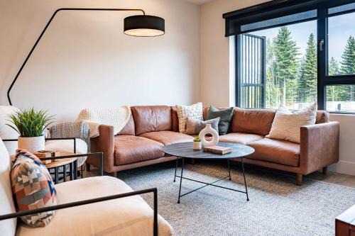 Revelstoke Apartment | Huckin' Harry's