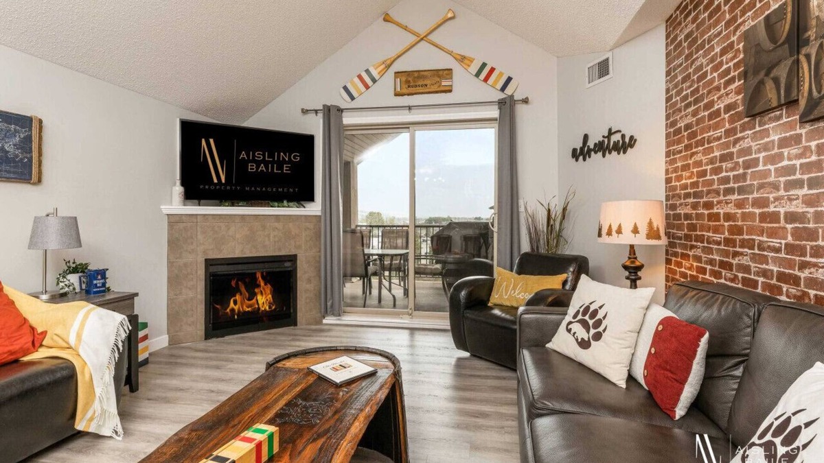 East Kootenay Condo | Hudson Pointe | Top Floor | Pool | Hot Tub | Gym