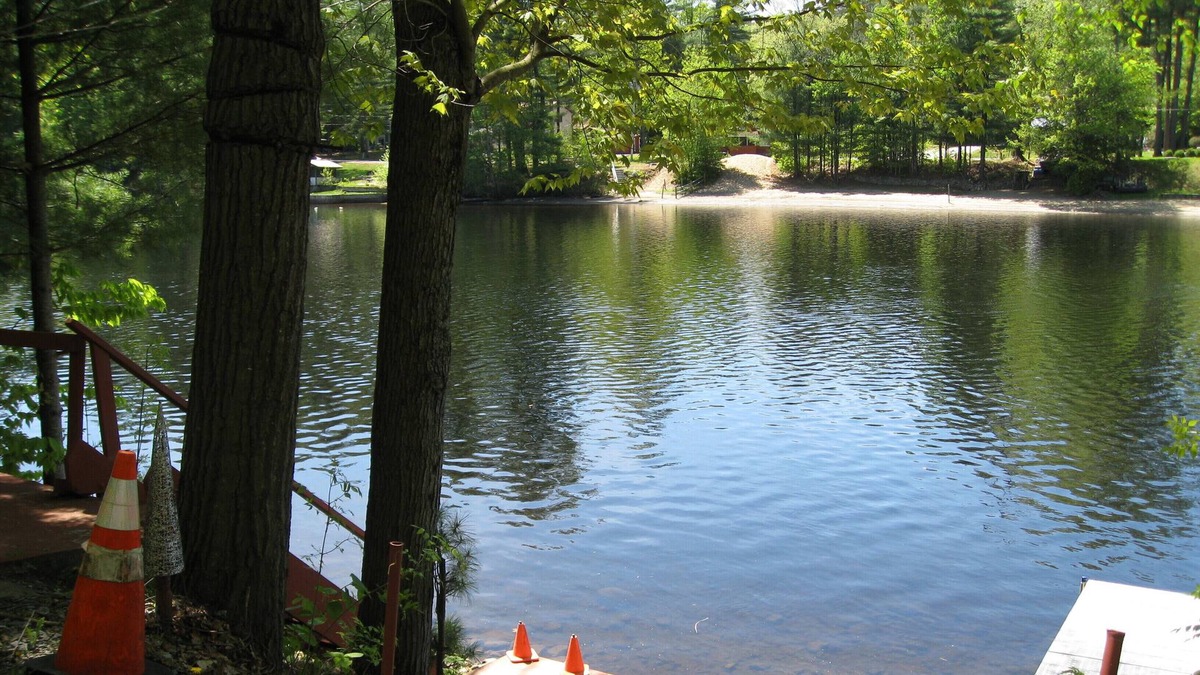 Lake Luzerne-Hadley Cottage | Hudson River Dream cottage 250 ft Waterfront Property