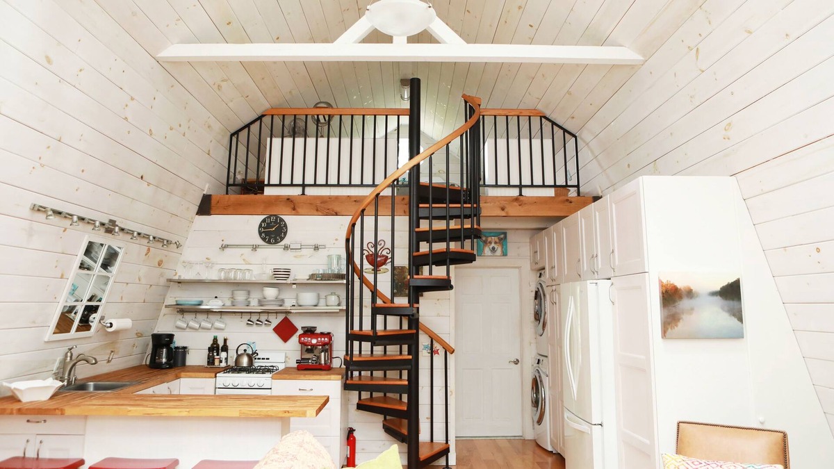 Pine Bush Ski Chalet | Hudson Valley Cedar House Cottage