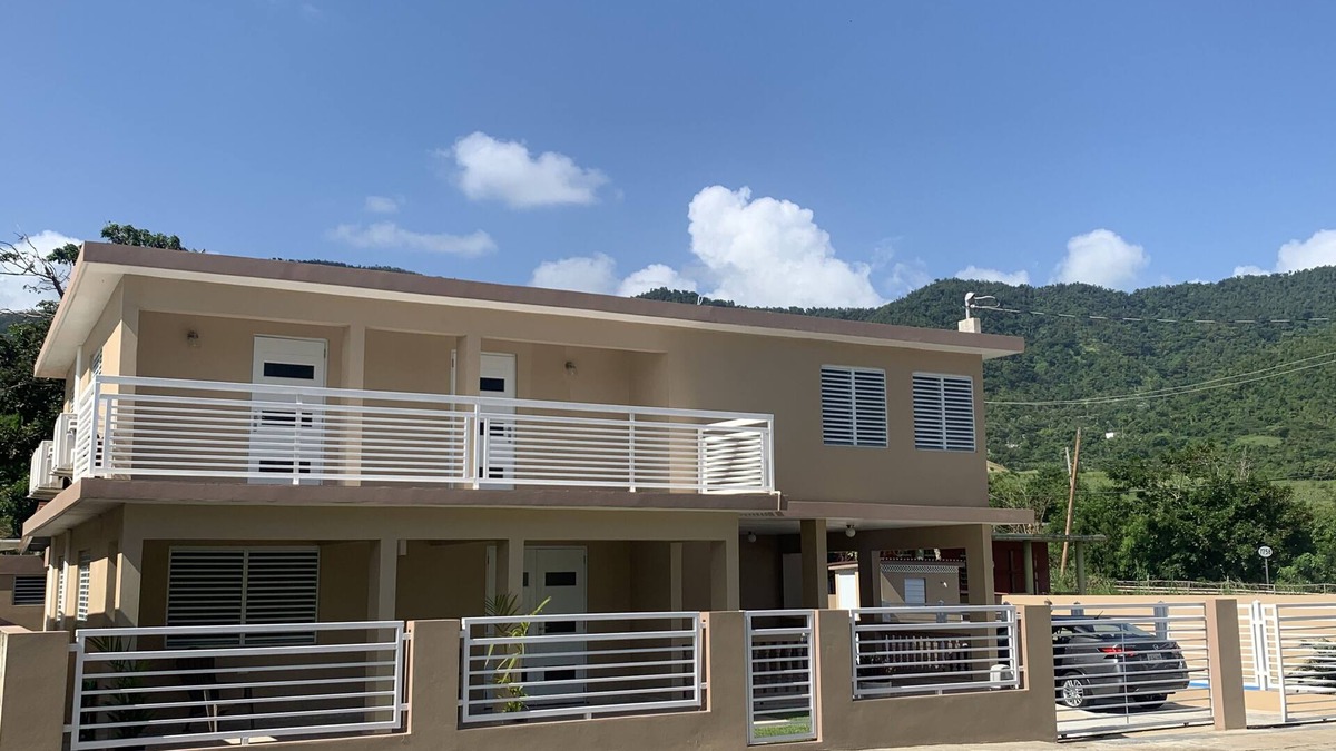 Guardarraya House | Huellas - Beautiful Large Modern Pool House steps from Caribbean Sea