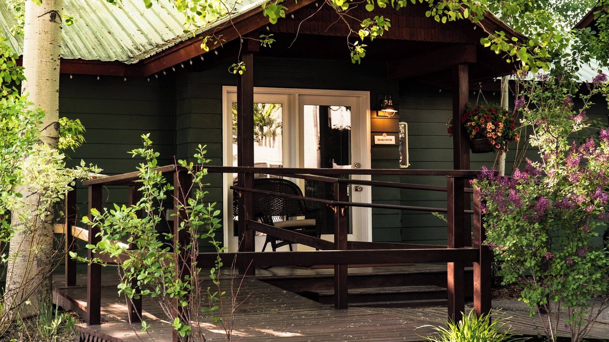 Jackson Hole Hotel | Huff House Inn and Cabins