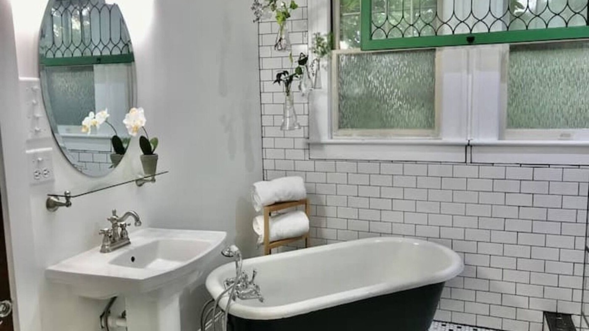 Waynesville House | Huge 1930's Historic Home. Walk to downtown/park. Updated. A rare find