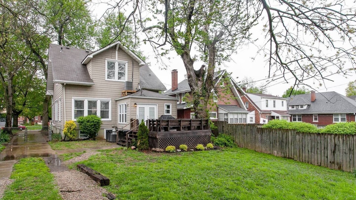 Beechmont House | Huge! *3br / 3.5ba* Great for groups!