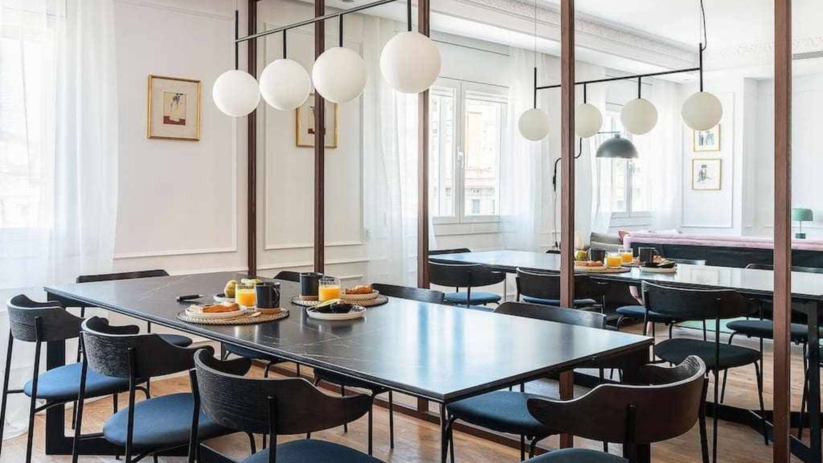 Eixample Apartment | Huge 4 bed/4bathensuite, same block as gaudi house