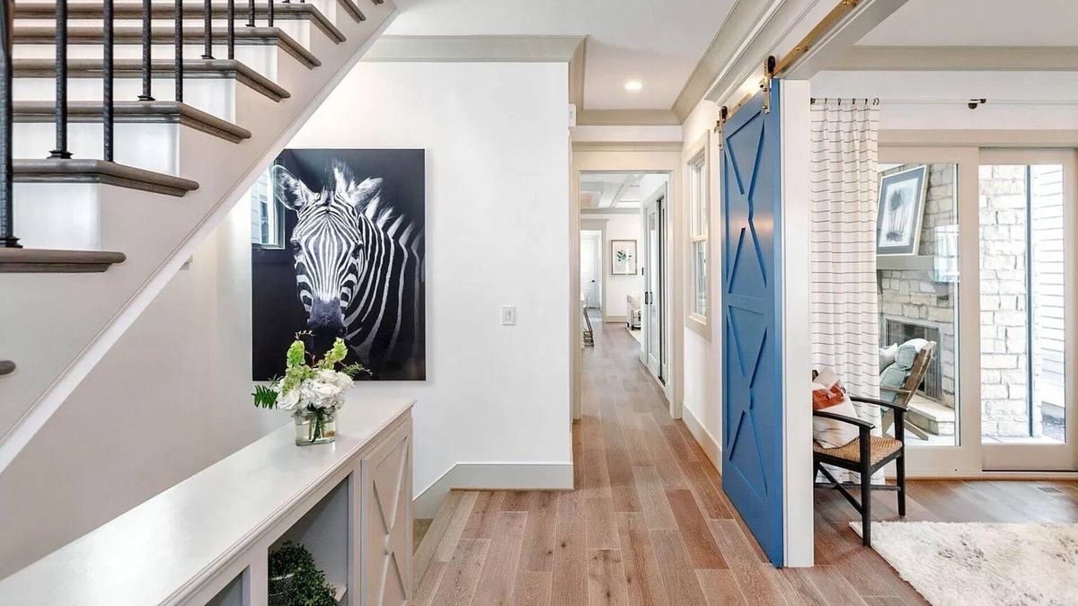 Prospect House | Huge and Contemporary Norton Commons House!
