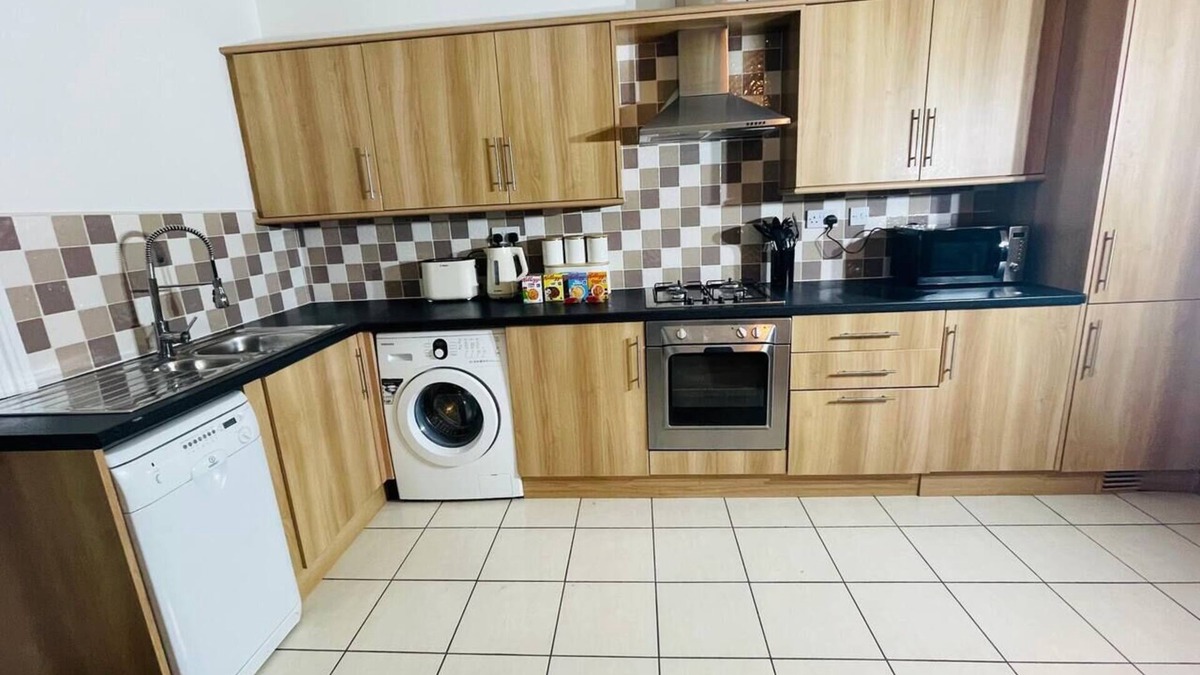 Sunderland Apartment | Huge Discounts-Free WiFi- Free Parking