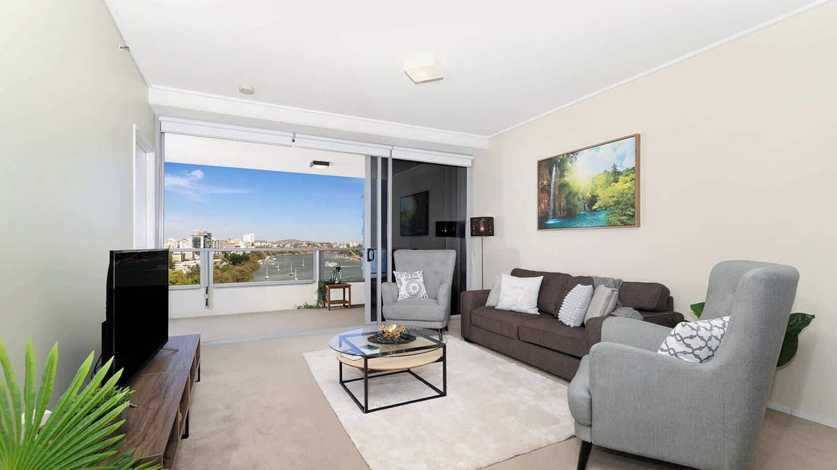 Brisbane Central Business District Apartment | Huge Family Apartment with Incredible Views|Pool