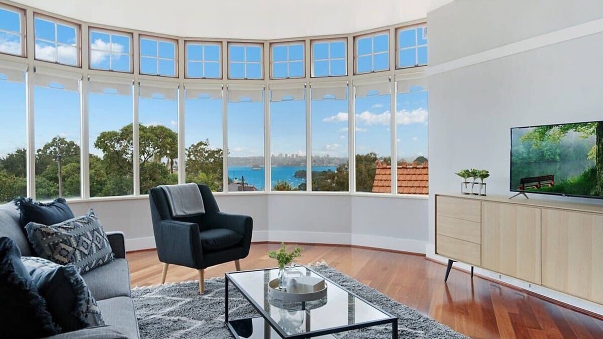 Cremorne Apartment | Huge Harbour View Apartment In Historic Home