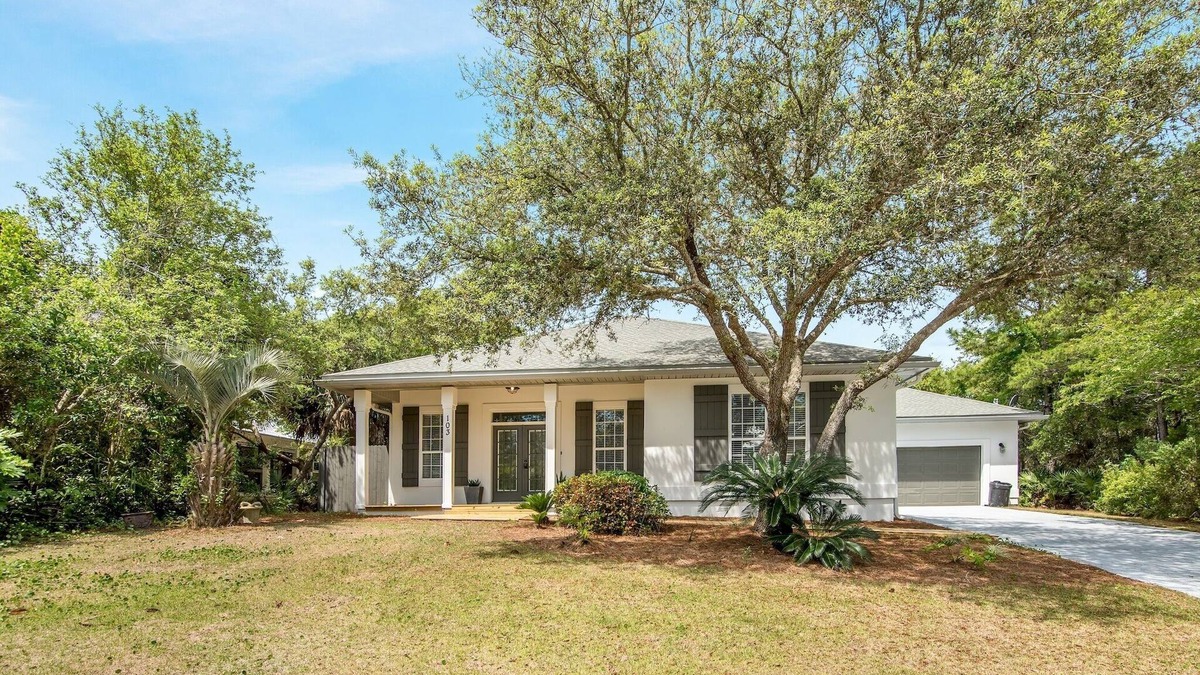 Sugarwood Beach House | Huge heated pool Close to beach and Seaside, 6 seat Gem car