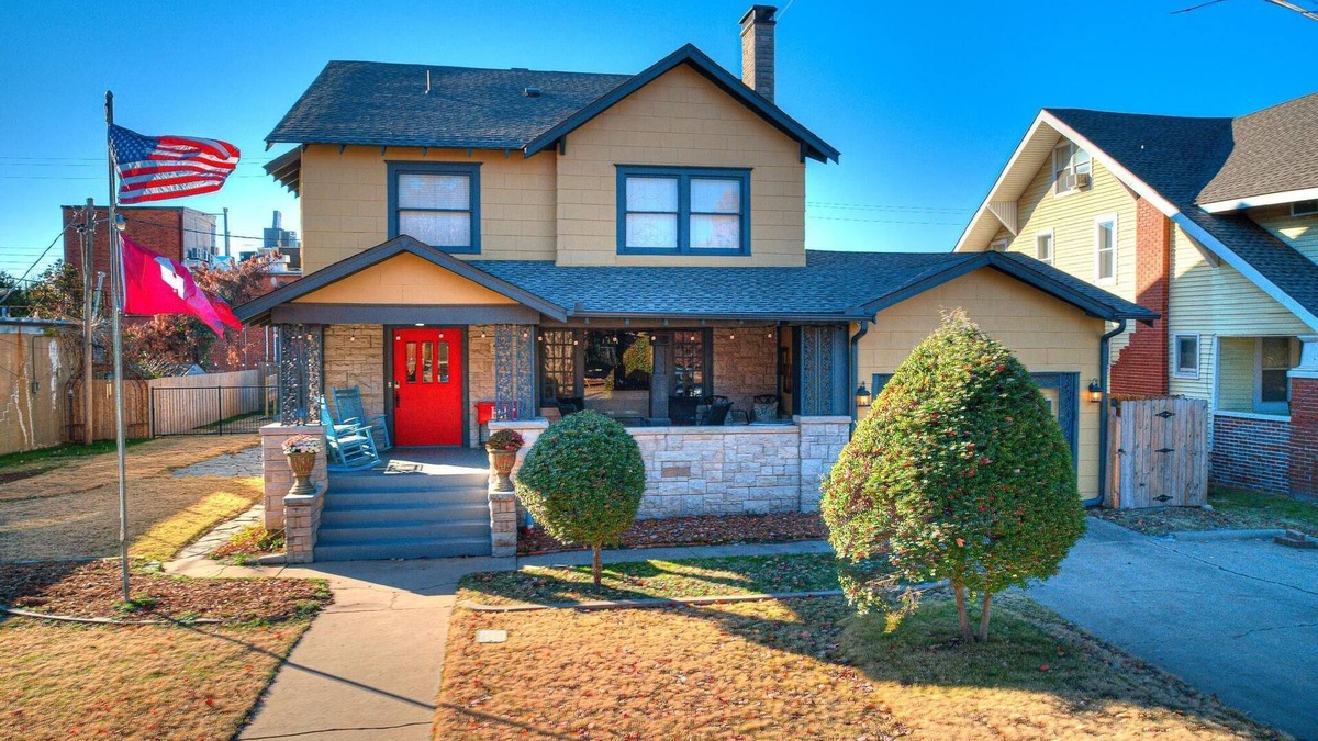 Norman House | Huge Historic Gem Steps From The University of Oklahoma