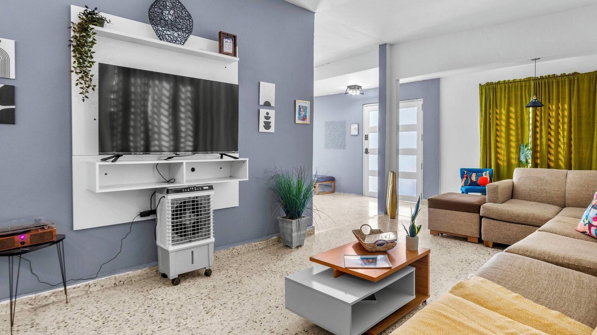 Cangrejo Arriba Apartment | Huge Home 4 Min from Airport and Beach and Placita Solar Panels & Jacuzzi & Pool