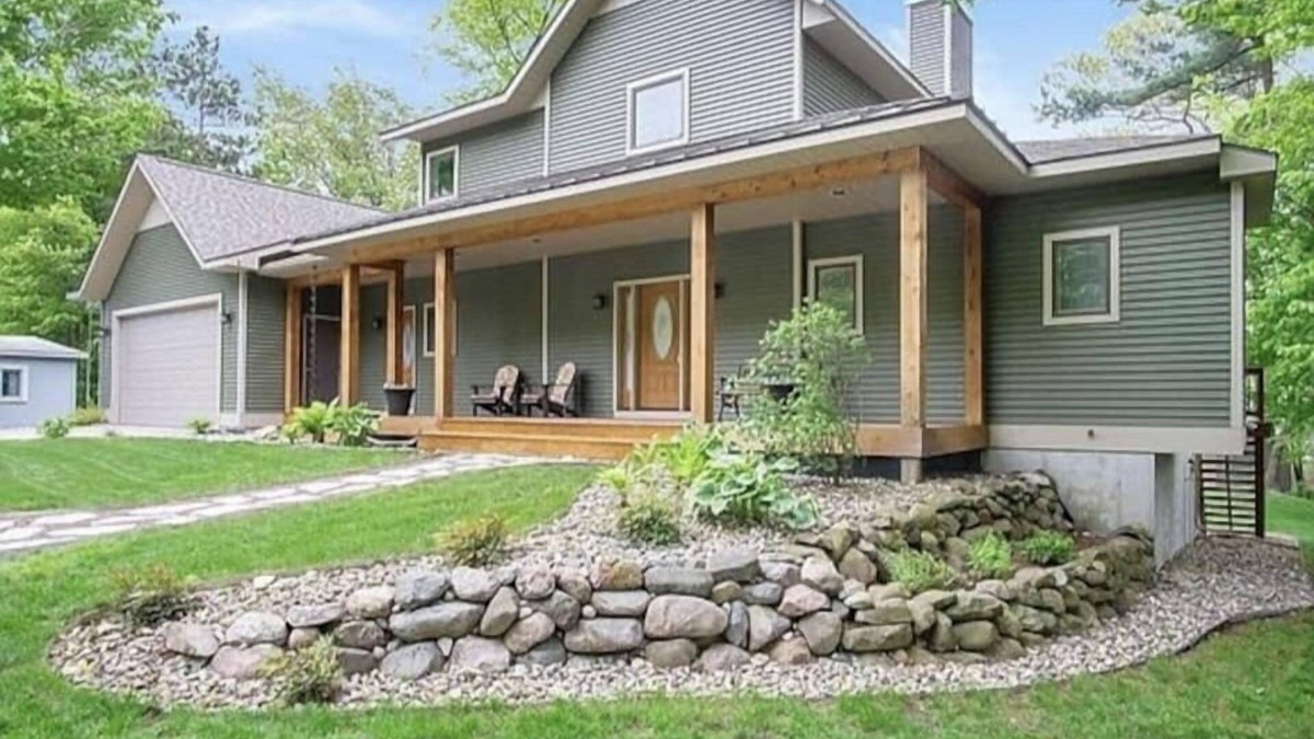 Manistee House | Huge Home on Bar Lake across from Lake Michigan
