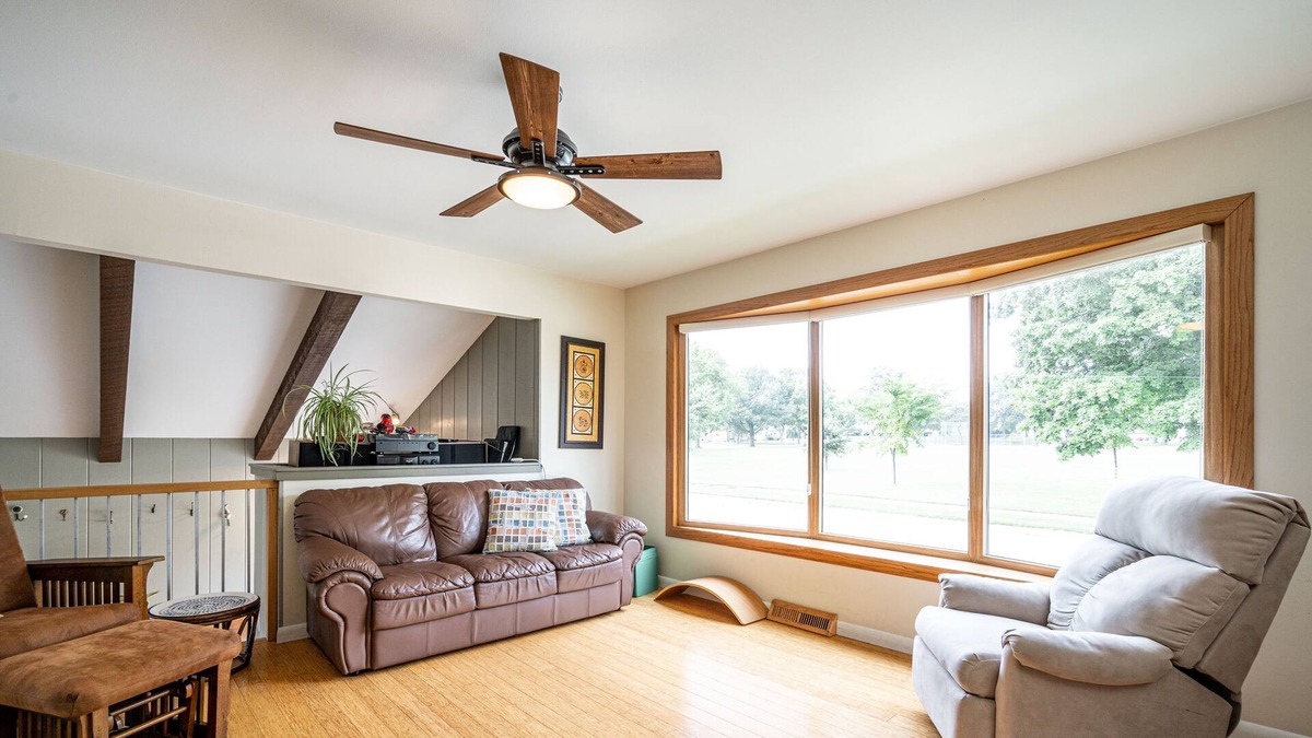 Cudahy House | Huge house for family getaways! Awesome Parkview!