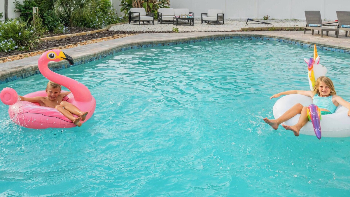 Palma Sola House | Huge Luxurious Pool House: Fully Renovated Fire Pit, Pool, near AMI & IMG