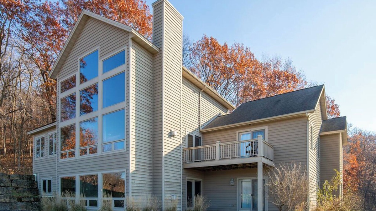 The Galena Territory House | Huge Luxury 4-Bedroom Home! Stunning views! Walk-in Shower, Hot Tub, Fire Pit.