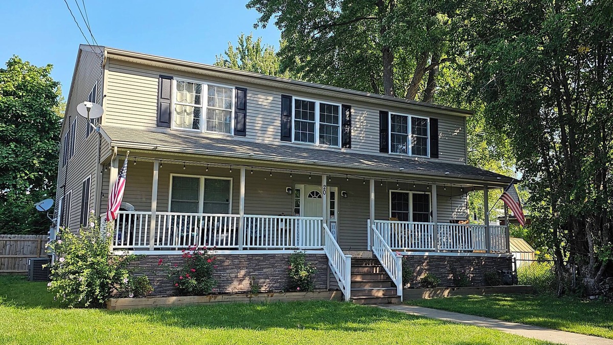 Tonawanda House | HUGE, Modern Home in ❤️ of WNY Buffalo & Niagara Falls