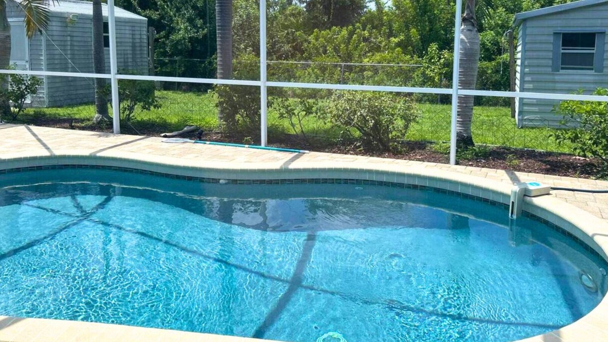 Gulf Cove House | !HUGE POOL/LANAI-BBQ-WASHER/DRYER-NEAR RIVER/BEACH/GOLF/PARKS/SHOPS/RESTAURANTS!