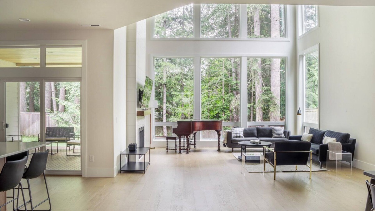 Sammamish House | Huge Sammamish 5BR w/Backyard & Garage, near Park, by Blueground