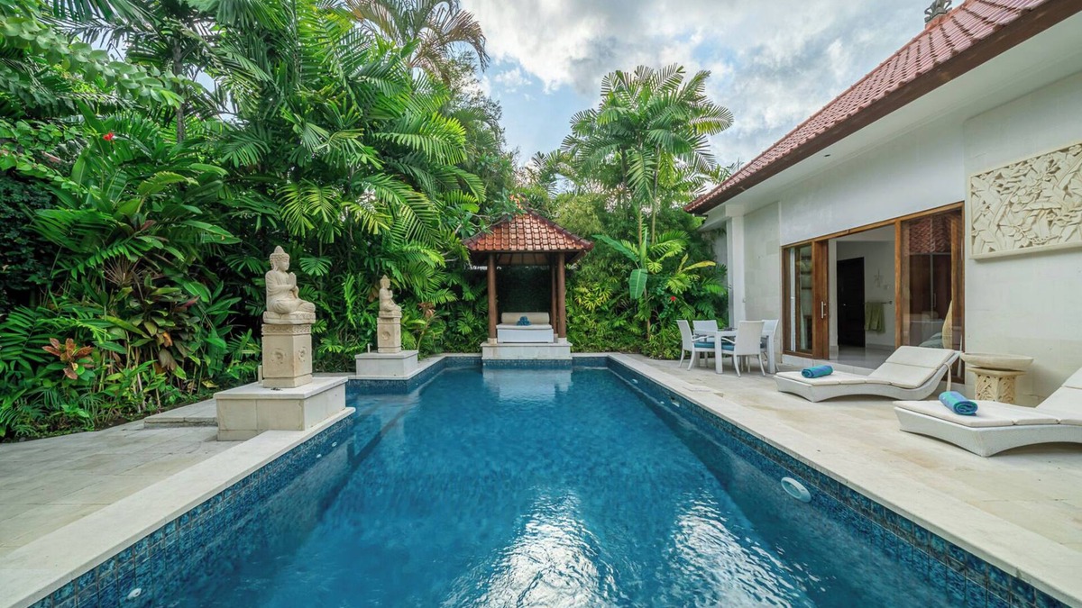 Dyanapura Villa | Huge Villa 10 mins walk to Seminyak Beach