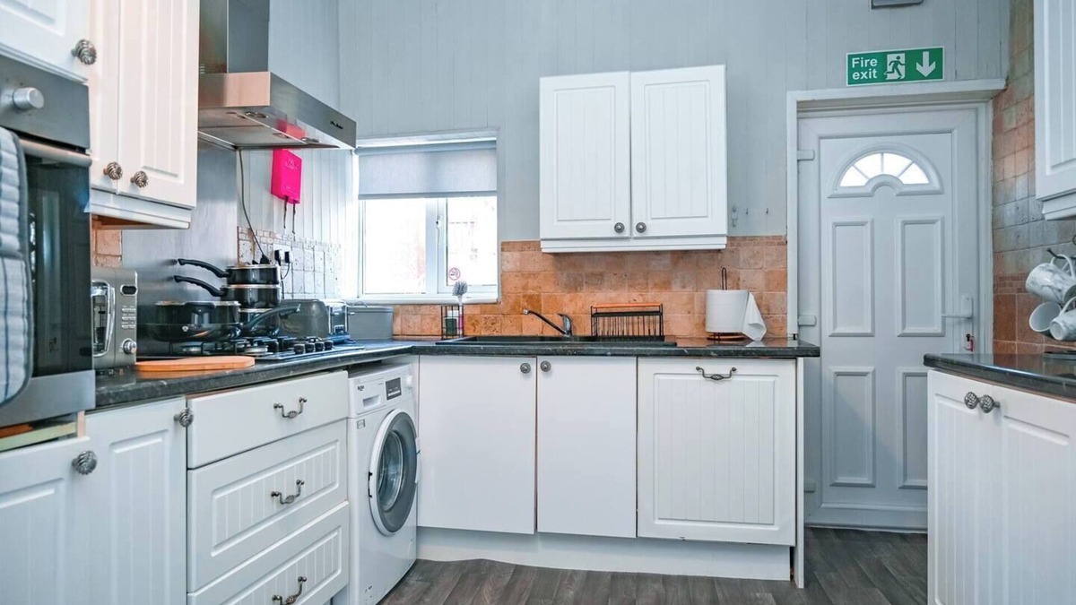 Gateshead Apartment | Humble Home NE - Short & Long stay or Contractors 1