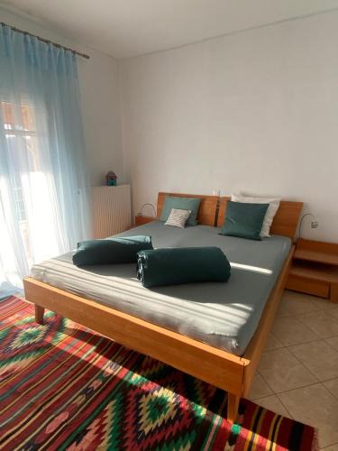 Himare House | Hummingbird