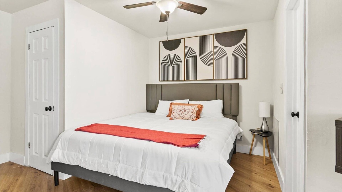 Huntsville Apartment | Hunstville Modern Studio Retreat with Parking