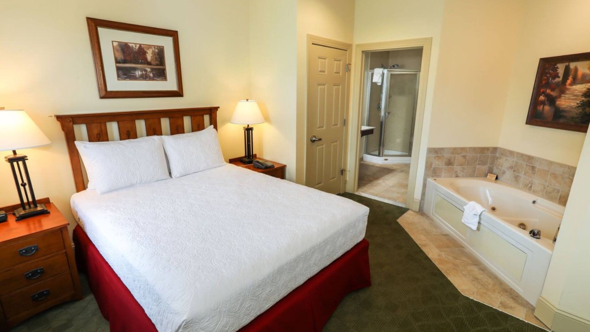 Hunter Condo | Hunter Mountain 1BR | Jacuzzi & Fireplace
