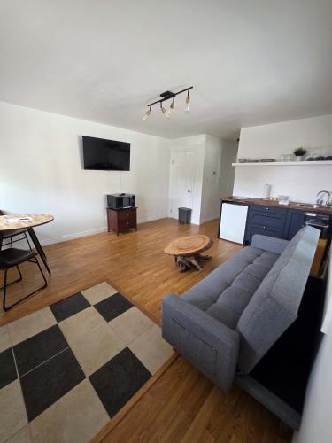 Hunts Point Apartment | Hunts Point Beachside Suite #13