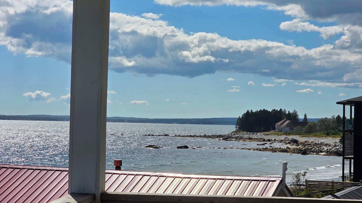 Hunts Point Apartment | Hunts Point Rustic Coastal Retreat Deluxe Suite