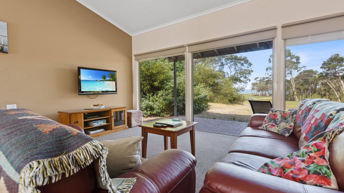 Forge Creek House | Huon - Waterfront Retreat: Secluded lodges perfect for nature lovers