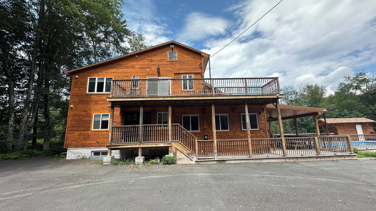 Sullivan County House | Hurleyville Spacious Getaway