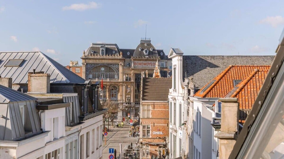 Ghent City Centre Apartment | Huswell - Bright apartment overlooking the 3 towers of Ghent
