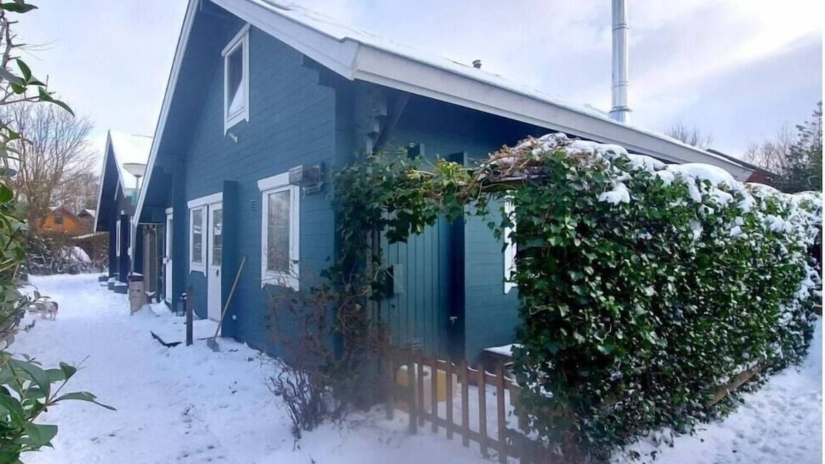 Schoorldam Ski Chalet | Hut in Warmenhuizen with swimming pool