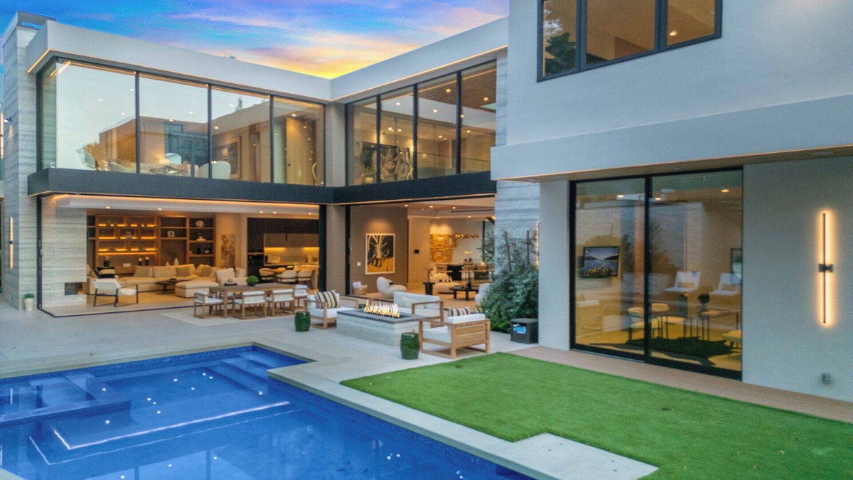 Beverly Hills House | Hutton Villa - Luxury Modern Retreat in Iconic Beverly Hills Oasis