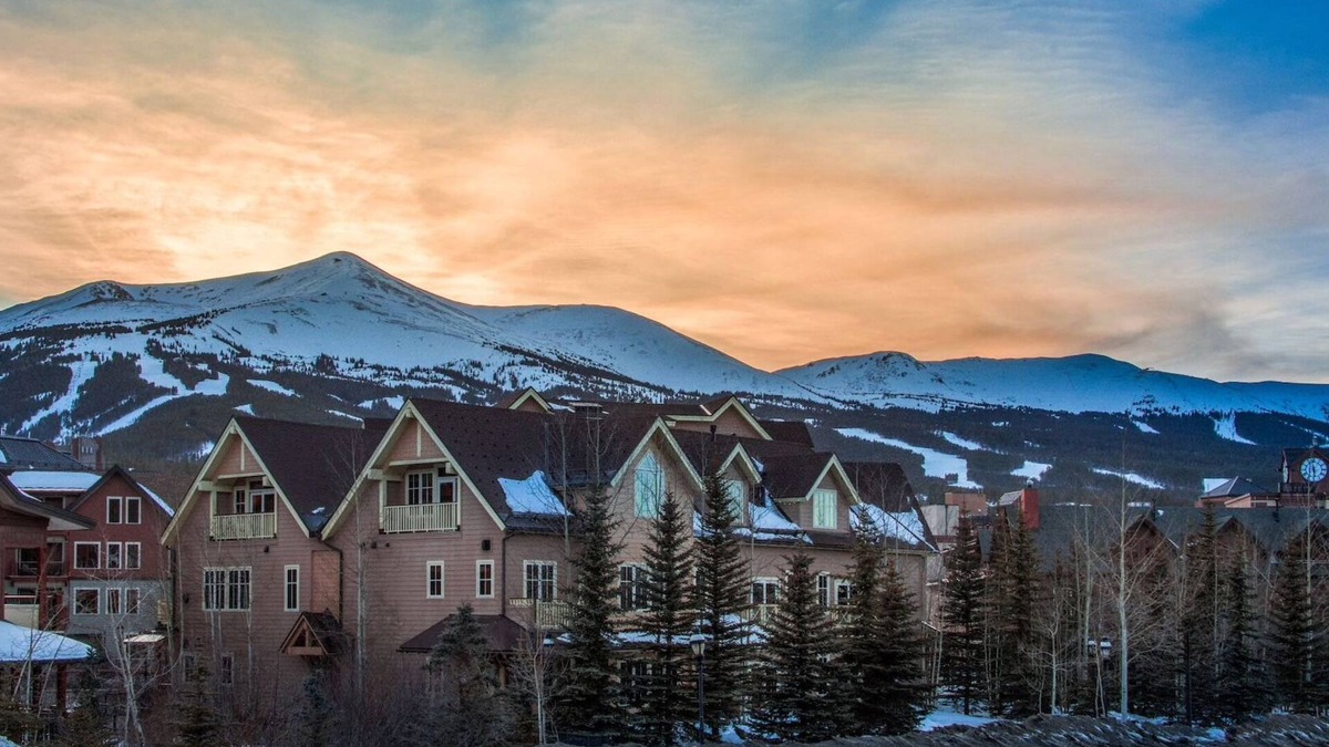 Peak 9 Resort | HYATT Main Street Station 3 Bed/3 Bath Sleeps 10! 2 Bedroom PLUS Studio
