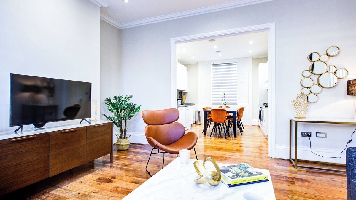 Latchmere Apartment | Hybrid Resi - Battersea |3 Bed Apartment
