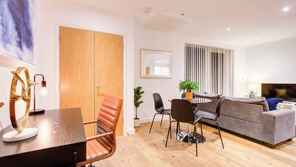 Peninsula Apartment | Hybrid Resi - Greenwich | 2 Bed Apartment