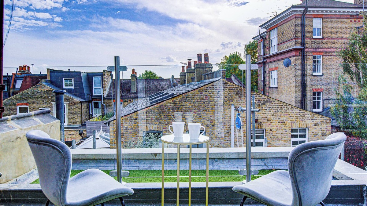 Figge's Marsh Apartment | Hybrid Resi - Mitcham | 1 Bed Apartment