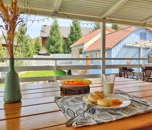 Besqaynar House | HYGGE HOME уютный коттедж с террасой и баней для проживания нескольких семей
